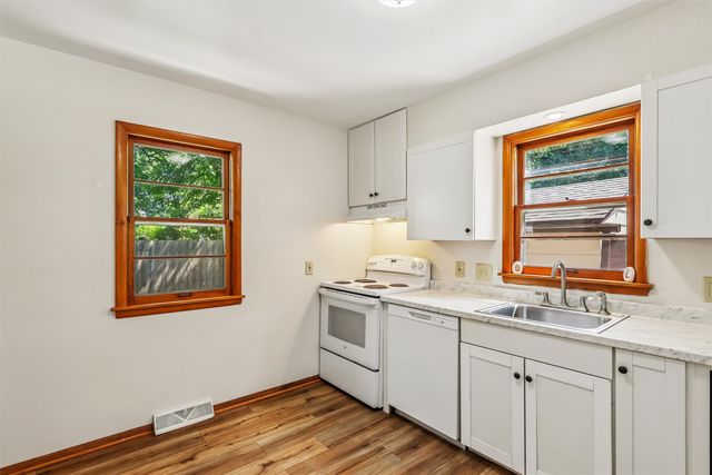 6625 Oliver Smith Drive, Urbandale, IA 50322