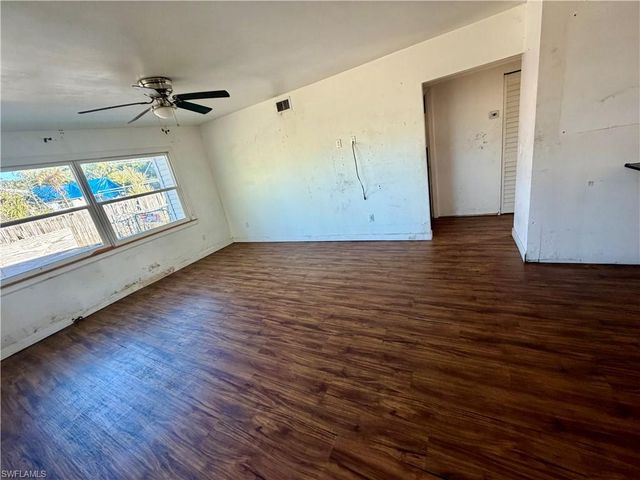 2632 Weeks AVE, Naples, FL 34112