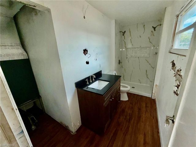 2632 Weeks AVE, Naples, FL 34112