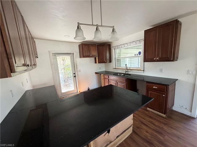 2632 Weeks AVE, Naples, FL 34112