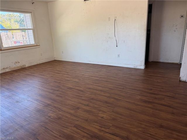 2632 Weeks AVE, Naples, FL 34112