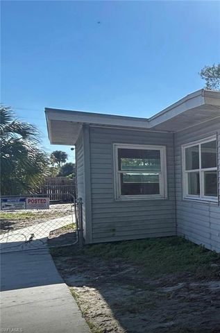 2632 Weeks AVE, Naples, FL 34112