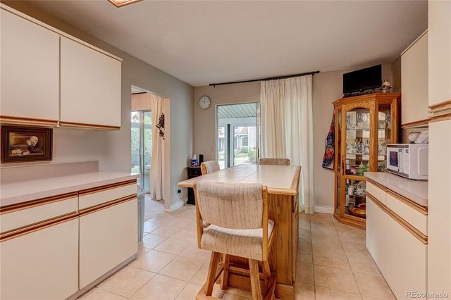 2784 S Heather Gardens Way, Aurora, CO 80014