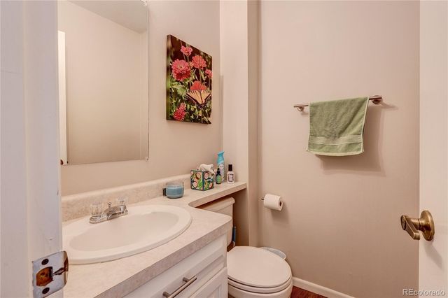 2784 S Heather Gardens Way, Aurora, CO 80014