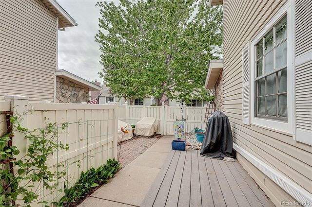 2784 S Heather Gardens Way, Aurora, CO 80014