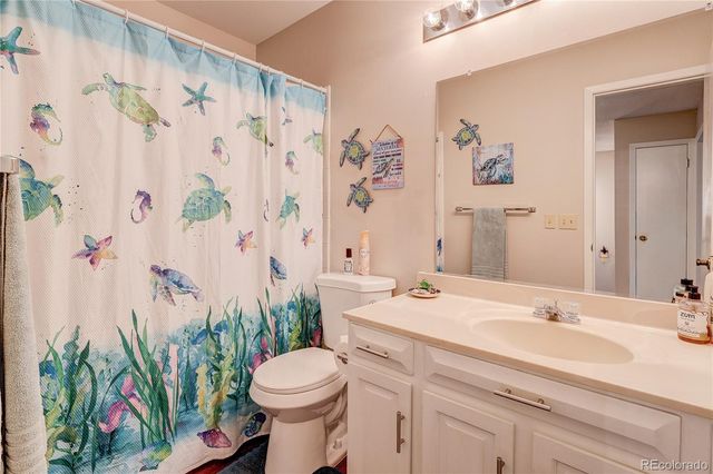2784 S Heather Gardens Way, Aurora, CO 80014