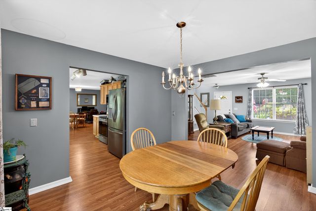 6 Red Shirt Court, Greer, SC 29651