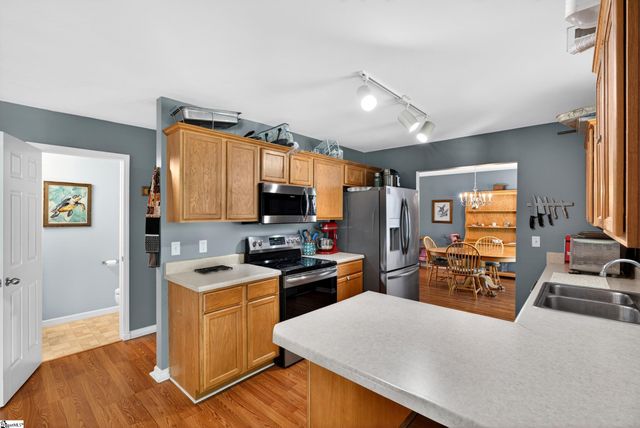 6 Red Shirt Court, Greer, SC 29651