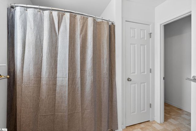 6 Red Shirt Court, Greer, SC 29651