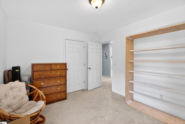 6 Red Shirt Court, Greer, SC 29651