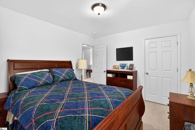6 Red Shirt Court, Greer, SC 29651