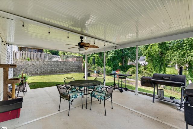 6 Red Shirt Court, Greer, SC 29651