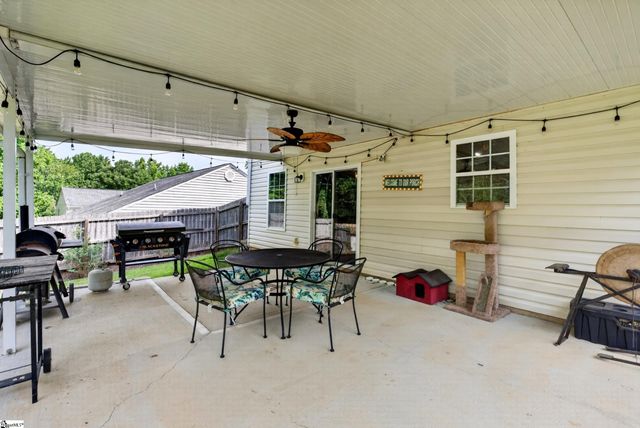 6 Red Shirt Court, Greer, SC 29651