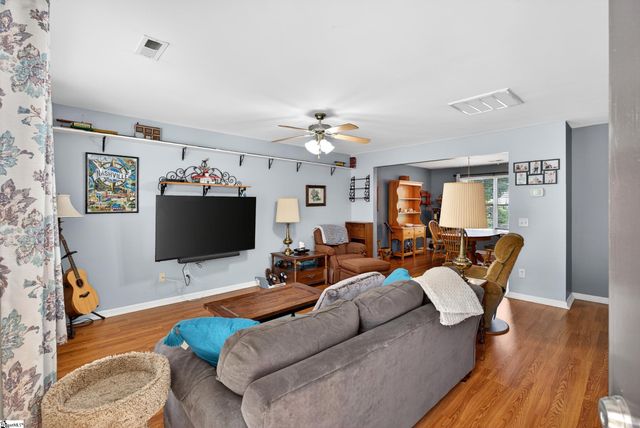 6 Red Shirt Court, Greer, SC 29651