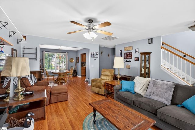 6 Red Shirt Court, Greer, SC 29651