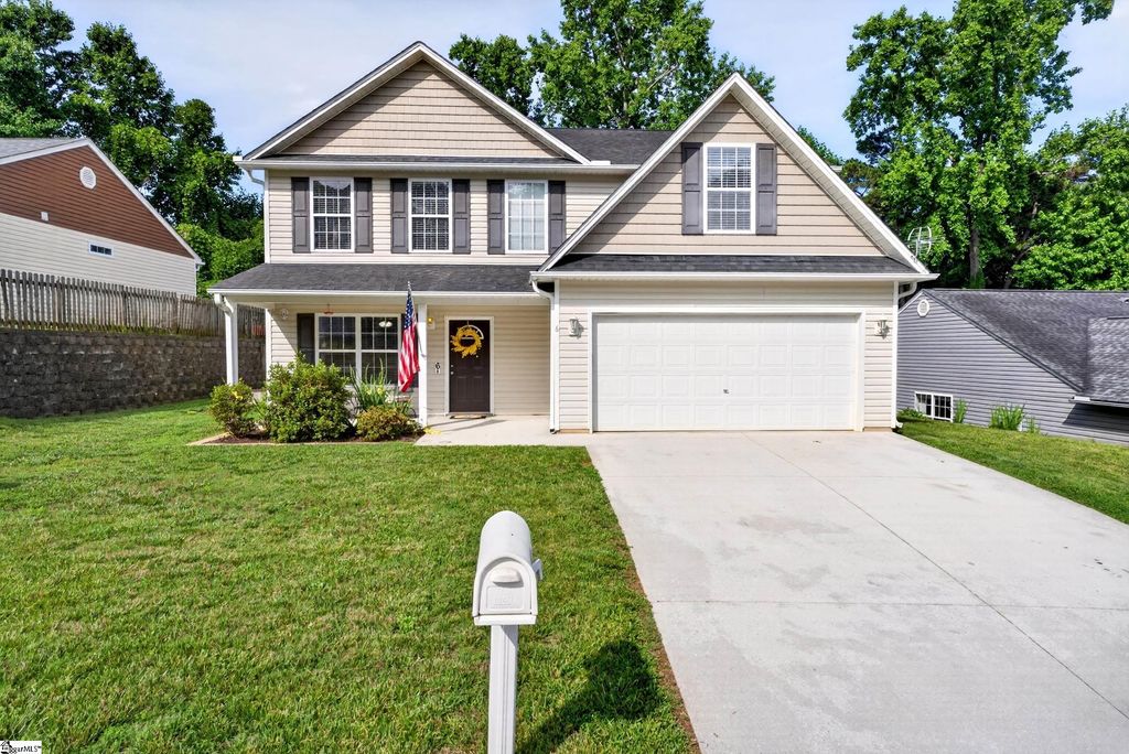 6 Red Shirt Court, Greer, SC 29651