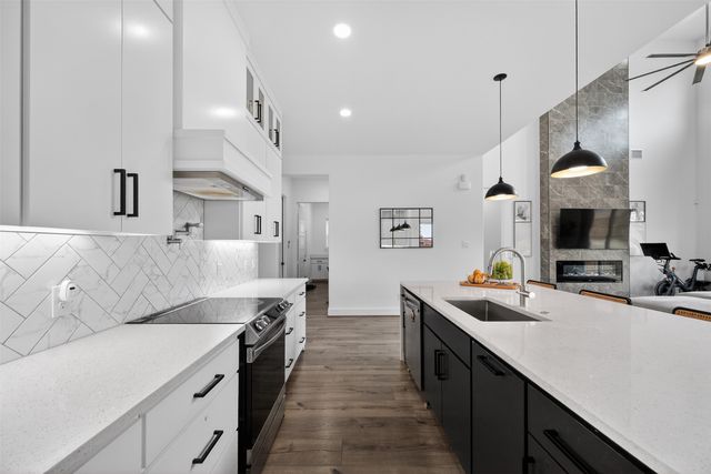 1322 Genoa Circle, Garland, TX 75040