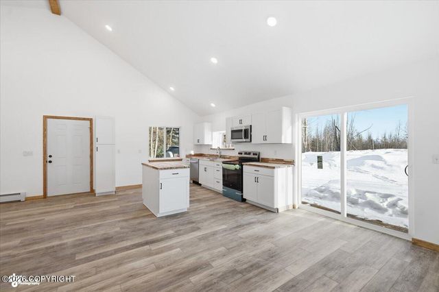 13862 W Halston Avenue, Big Lake, AK 99652