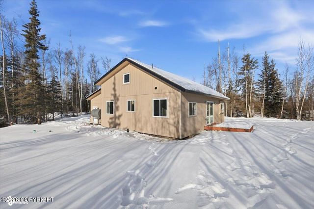 13862 W Halston Avenue, Big Lake, AK 99652