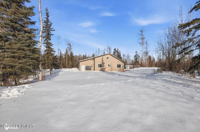 13862 W Halston Avenue, Big Lake, AK 99652