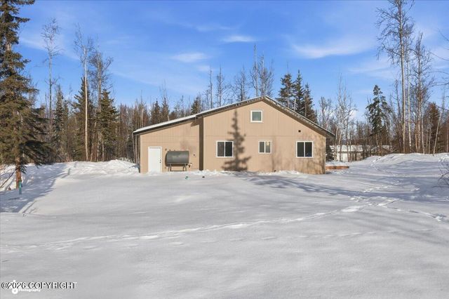 13862 W Halston Avenue, Big Lake, AK 99652