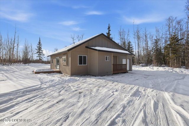 13862 W Halston Avenue, Big Lake, AK 99652