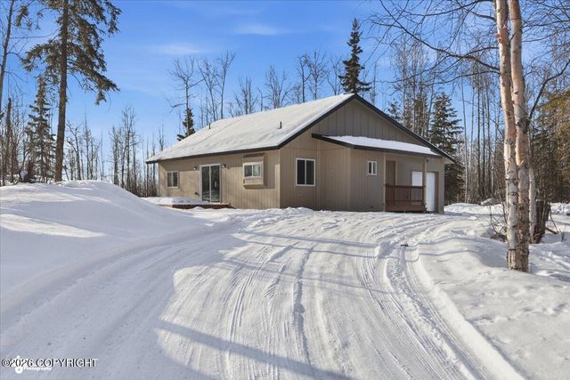 13862 W Halston Avenue, Big Lake, AK 99652