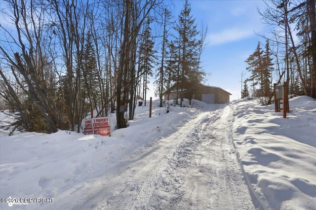 13862 W Halston Avenue, Big Lake, AK 99652