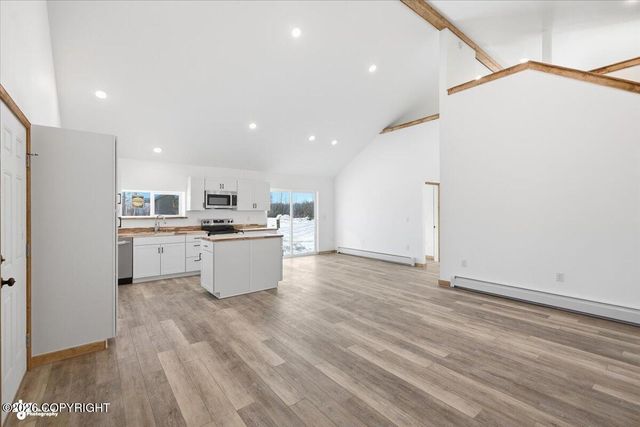 13862 W Halston Avenue, Big Lake, AK 99652