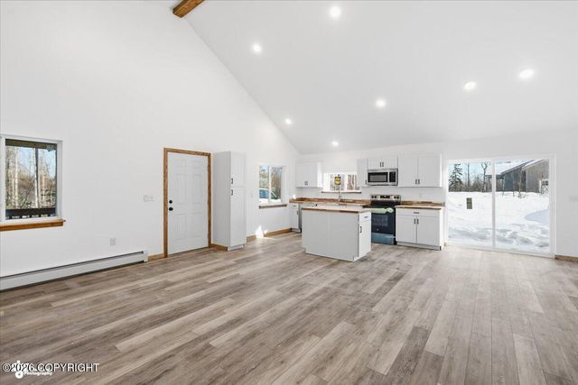 13862 W Halston Avenue, Big Lake, AK 99652