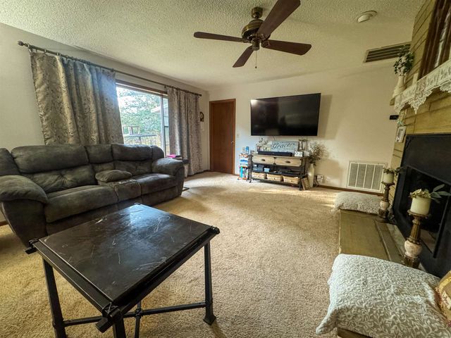 4 Menominee Drive, Cherokee Village, AR 72529