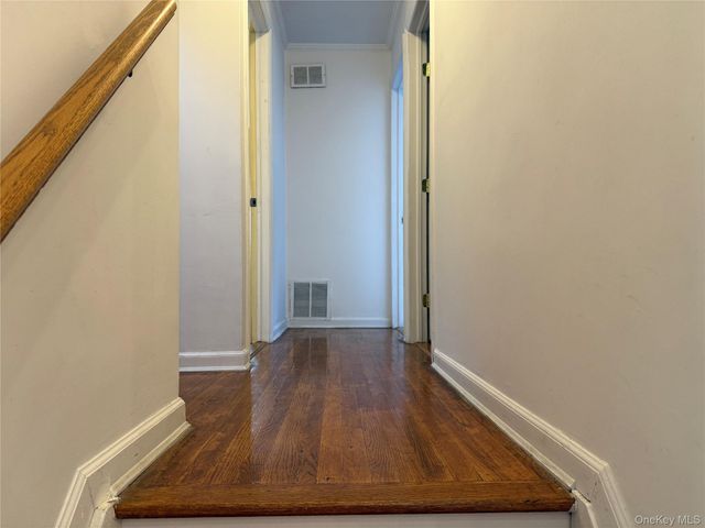 11 Syosset Circle, Syosset, NY 11791