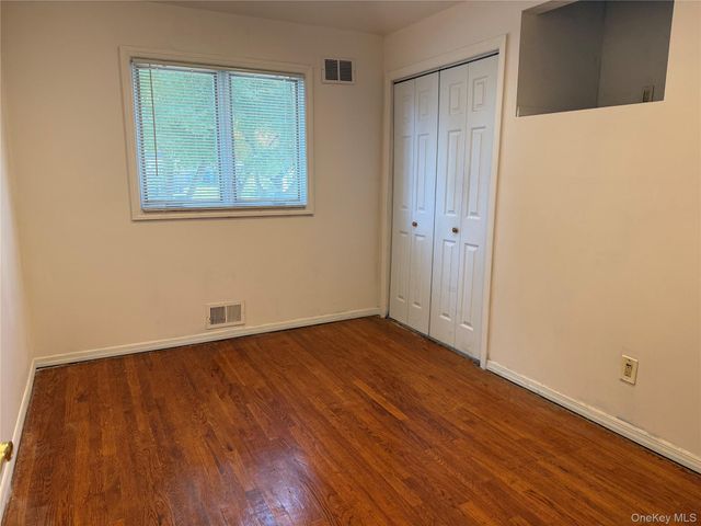 11 Syosset Circle, Syosset, NY 11791