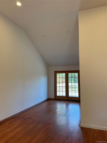 11 Syosset Circle, Syosset, NY 11791