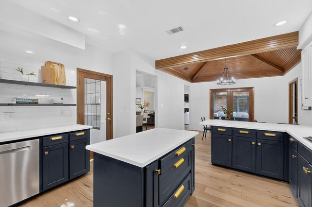 7347 Williamswood Drive, Dallas, TX 75252
