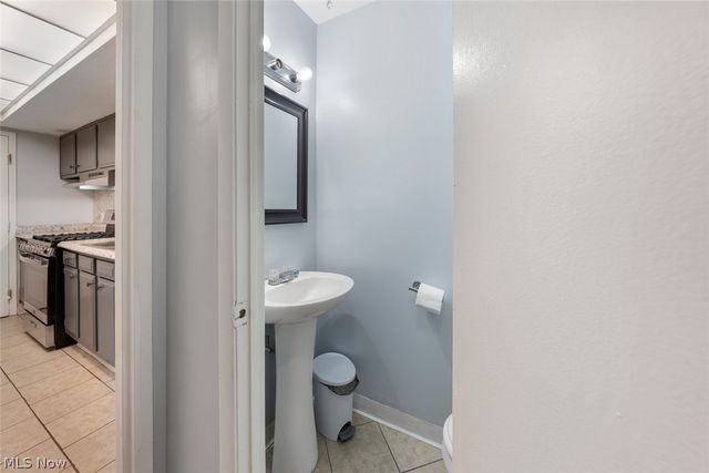 9588 Fernwood Drive, Olmsted Falls, OH 44138