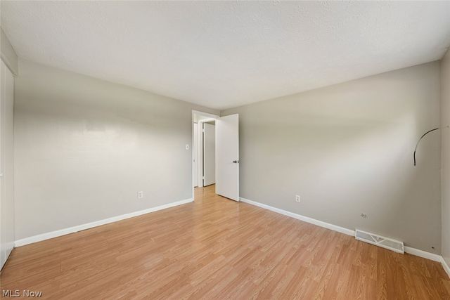 9588 Fernwood Drive, Olmsted Falls, OH 44138