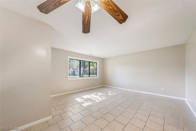 9588 Fernwood Drive, Olmsted Falls, OH 44138