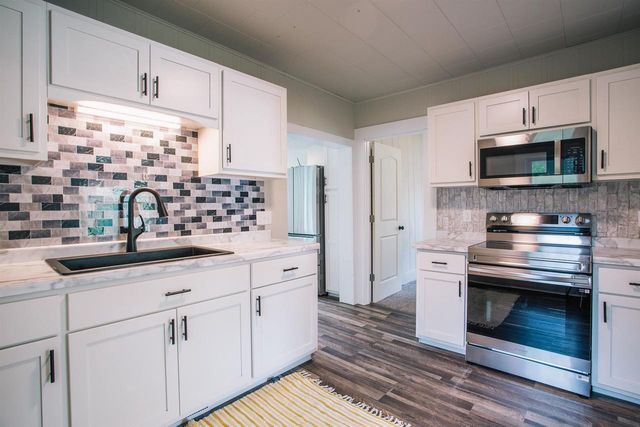 315 W BEGLEY STREET, Greenwood, WI 54437