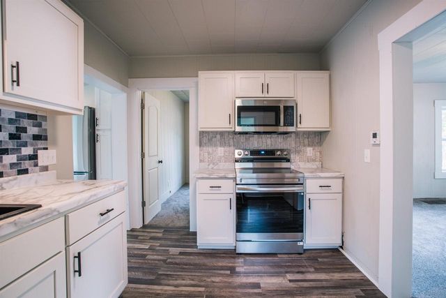 315 W BEGLEY STREET, Greenwood, WI 54437