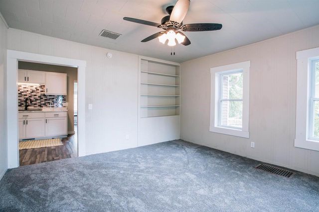 315 W BEGLEY STREET, Greenwood, WI 54437