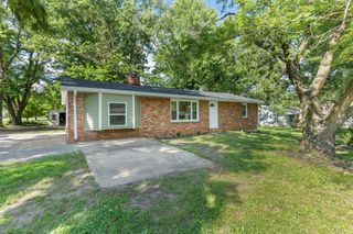 307 W HARRIS ST, Sturgeon, MO 65284