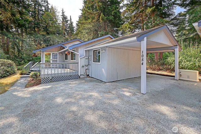 1054 Michael Way, Camano Island, WA 98282