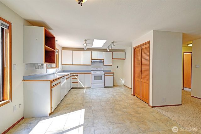 1054 Michael Way, Camano Island, WA 98282