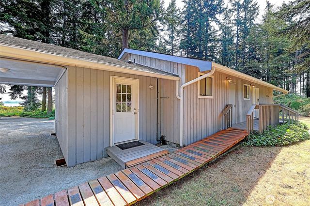 1054 Michael Way, Camano Island, WA 98282
