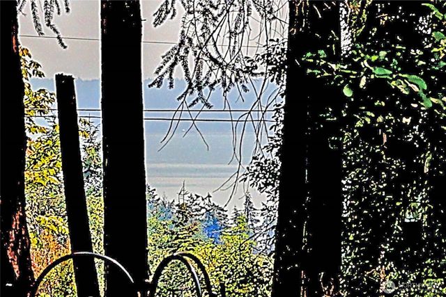 1054 Michael Way, Camano Island, WA 98282