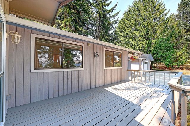 1054 Michael Way, Camano Island, WA 98282