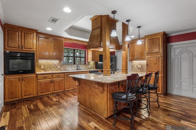 31430 Cane Market Rd, Walker, LA 70785
