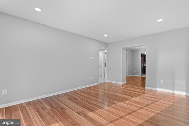 6155 EDSALL RD. RD #B, Alexandria, VA 22304