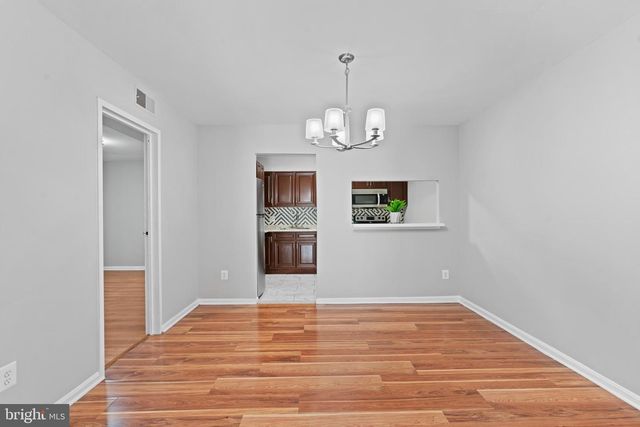 6155 EDSALL RD. RD #B, Alexandria, VA 22304